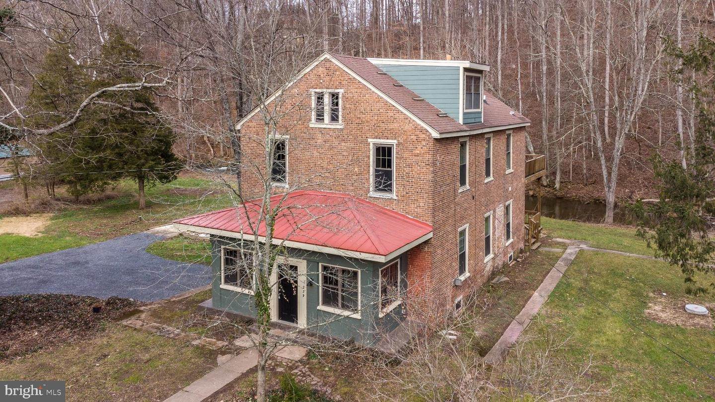 Detached House for Sale at 239 RED BRIDGE Road Kintnersville, Pennsylvania 18930 United States