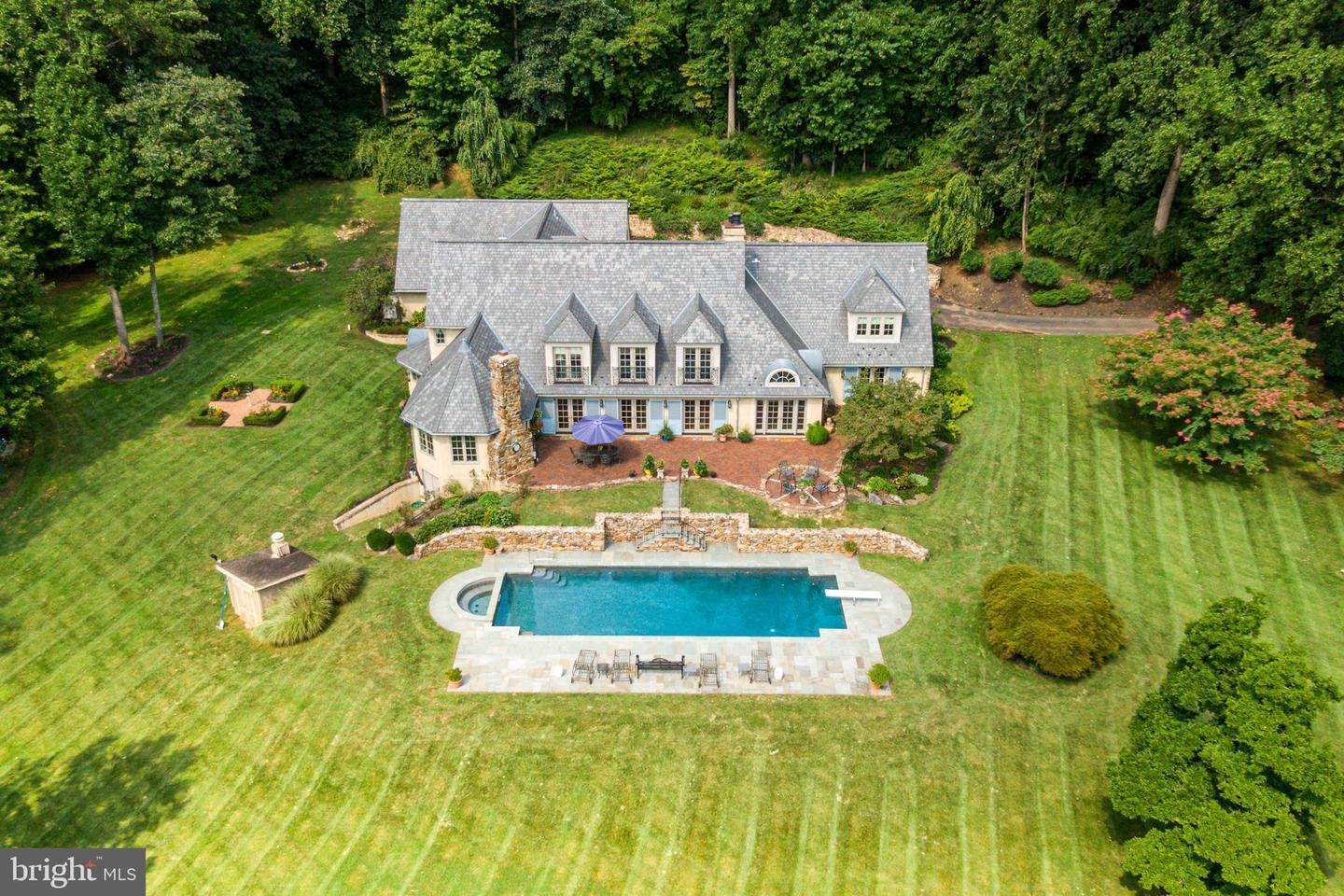 Detached House for Sale at 12 HUNT CLUB Lane Malvern, Pennsylvania 19355 United States