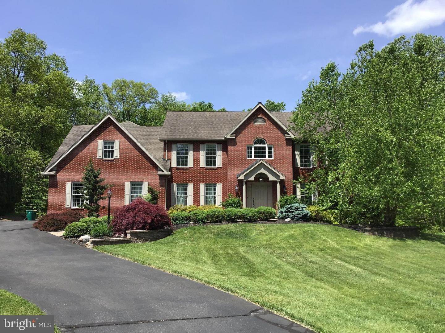 Detached House for Sale at 931 W THATCHER Road Quakertown, Pennsylvania 18951 United States