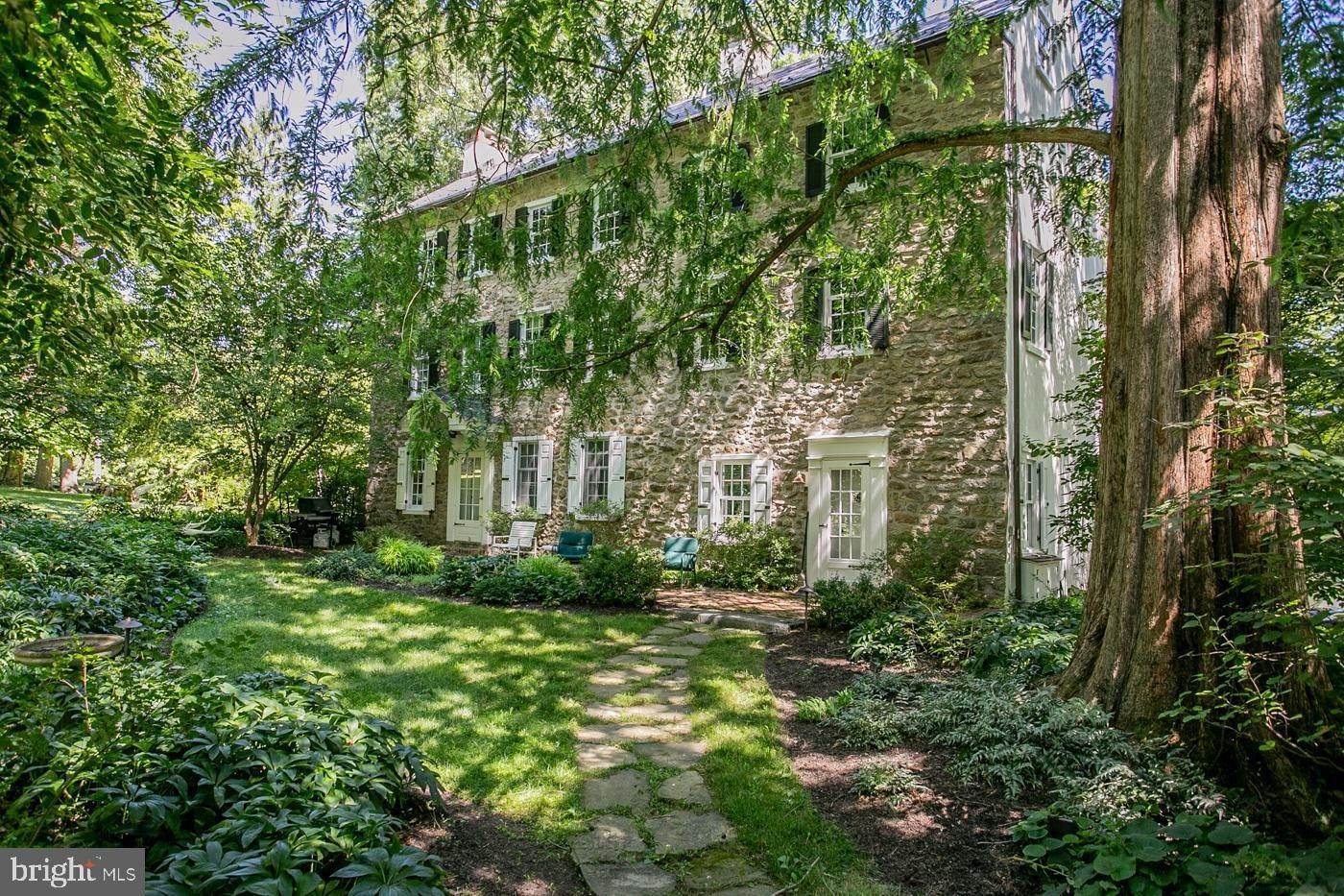 11. Detached House for Sale at 3651 SPRING VALLEY Road Doylestown, Pennsylvania 18901 United States