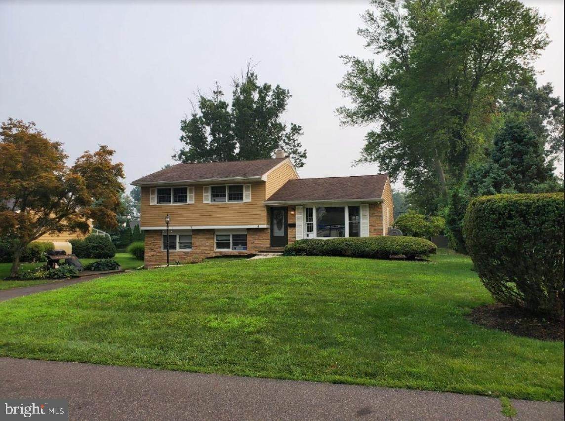 Detached House for Sale at 4 SANNER Drive Morrisville, Pennsylvania 19067 United States
