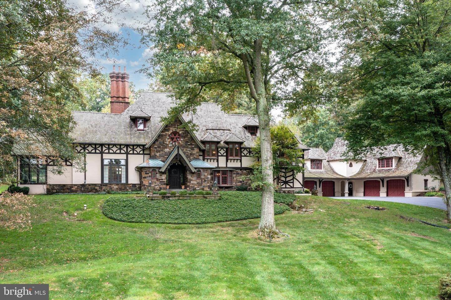 Detached House for Sale at 21 RABBIT RUN Malvern, Pennsylvania 19355 United States