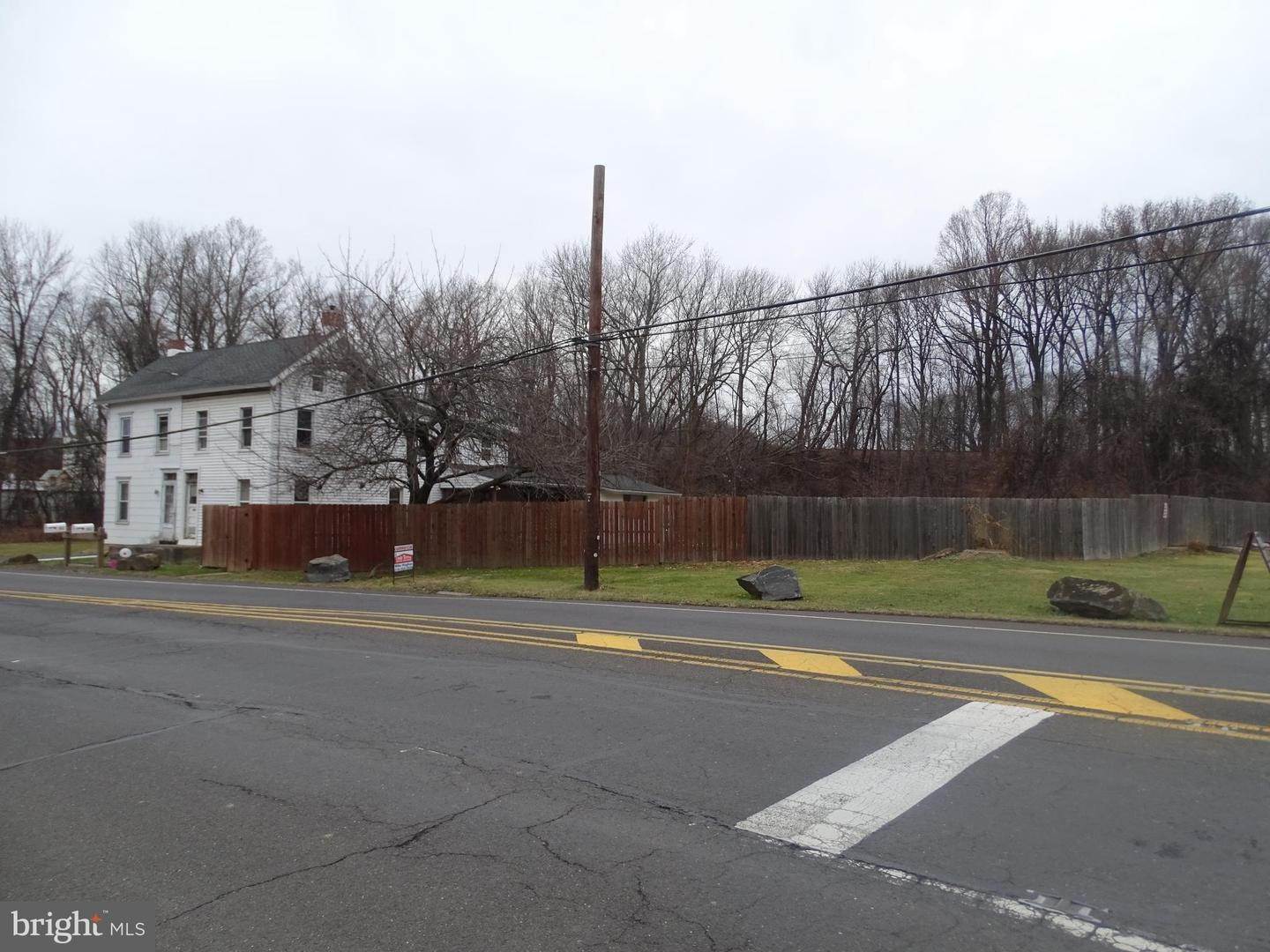 Commercial for Sale at 930-932 WOODBOURNE Road Langhorne, Pennsylvania 19047 United States