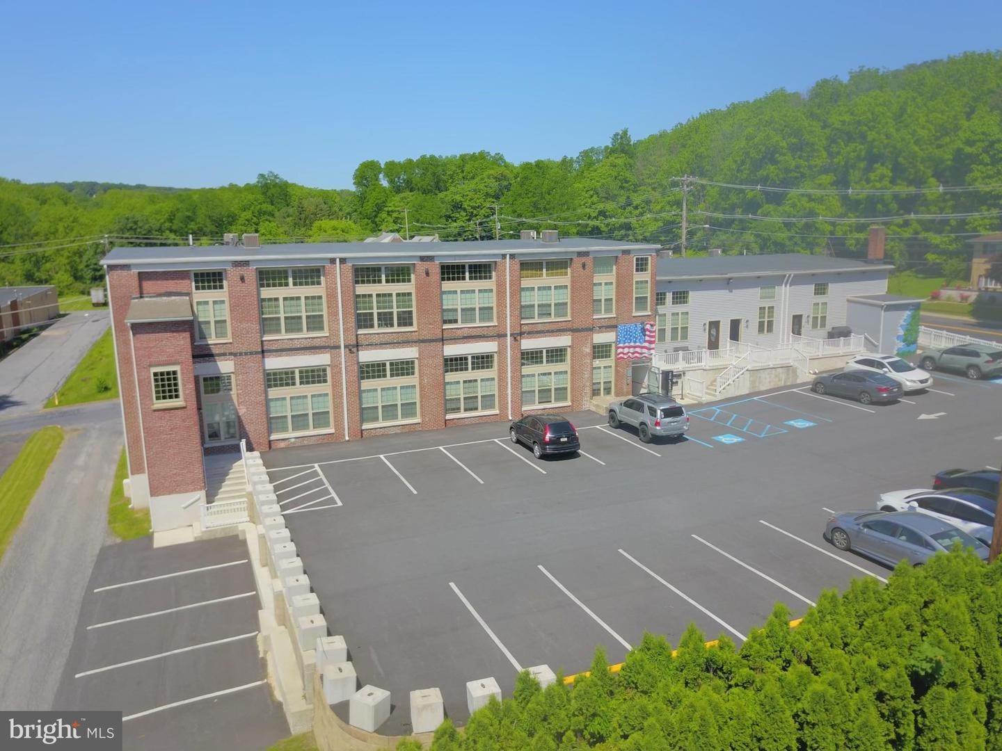 Commercial for Sale at 374 W MAIN Street Bath, Pennsylvania 18014 United States