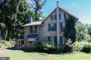 Detached House for Sale at 7819 BLUE CHURCH RD S Coopersburg, Pennsylvania 18036 United States