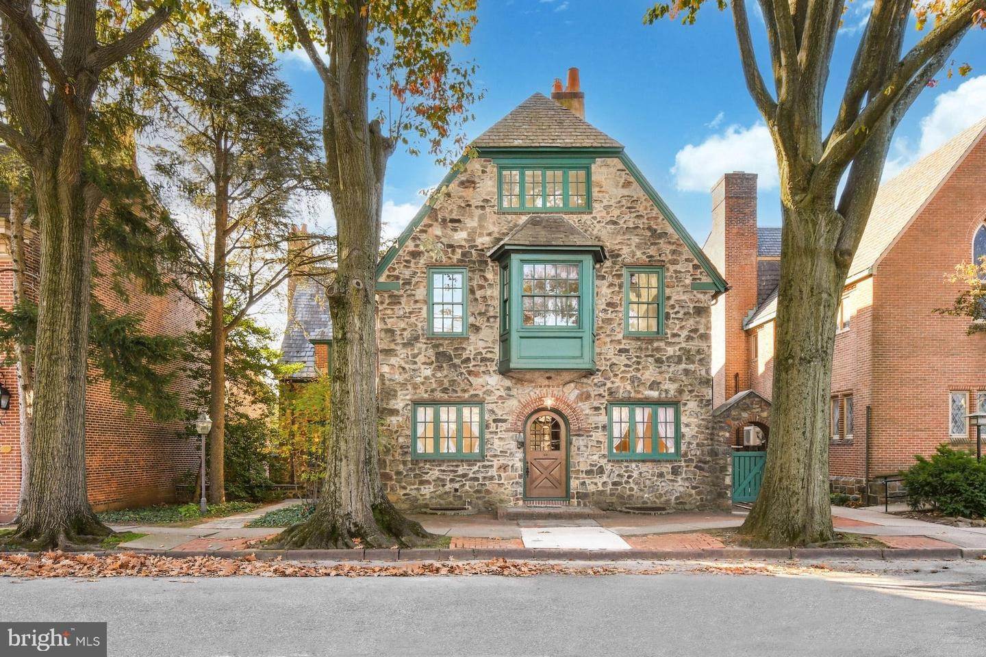 Detached House for Sale at 48 E MARKET Street Bethlehem, Pennsylvania 18018 United States
