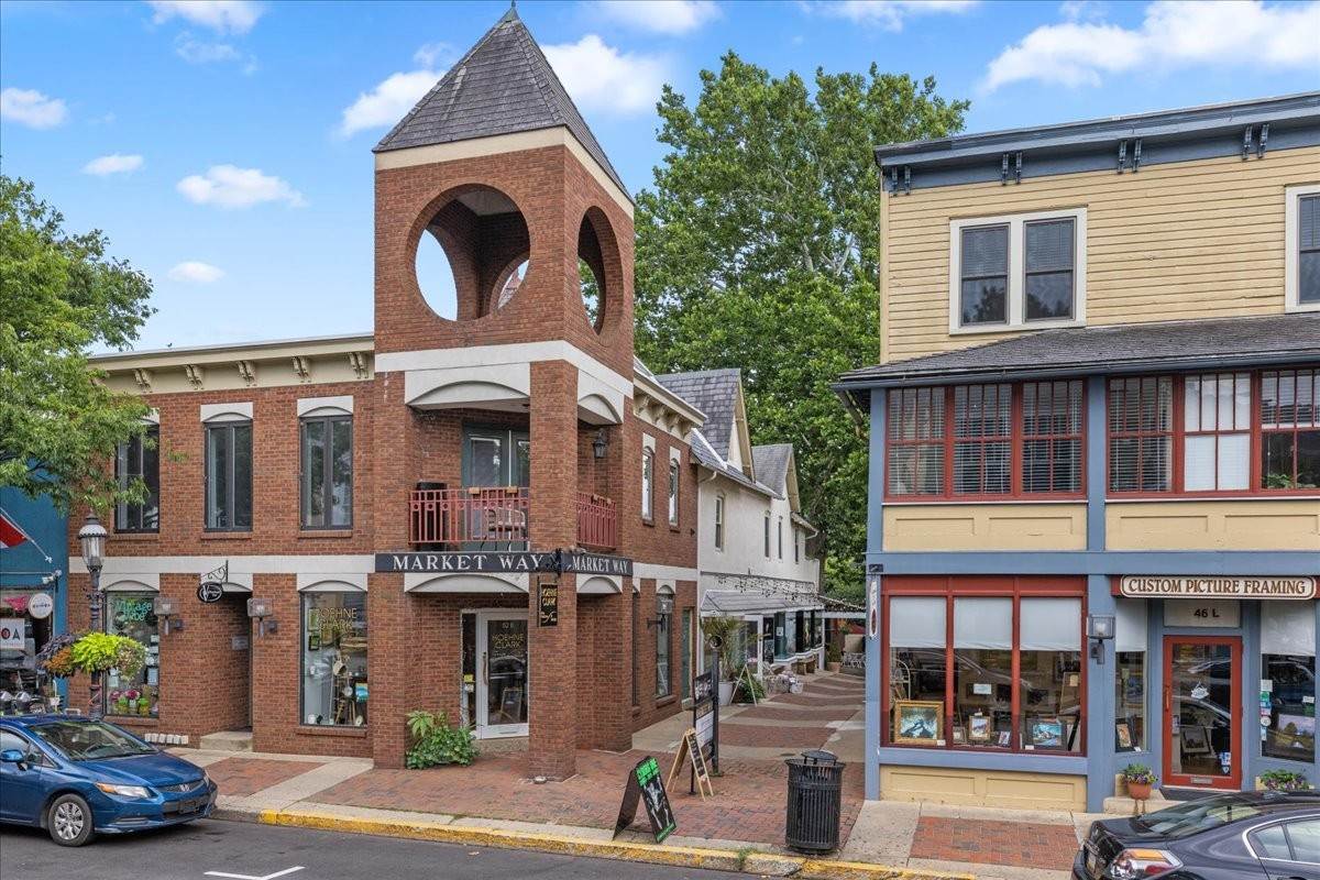 2. Condominiums for Sale at 52 East State Street, Doylestown, PA 18901 Unit P & Q 52 East State Street, Unit P & Q Doylestown, Pennsylvania 18901 United States