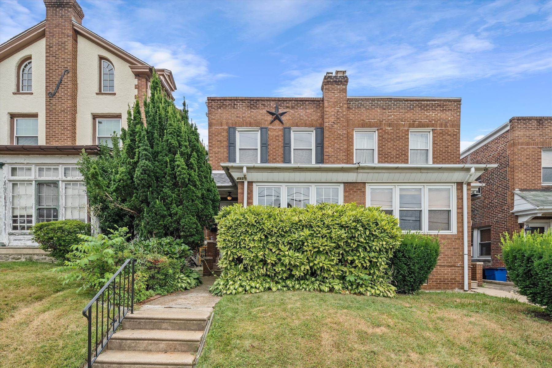 Single Family Homes for Sale at 495 Shurs Lane, Philadelphia, PA 19128 495 Shurs Lane Philadelphia, Pennsylvania 19128 United States