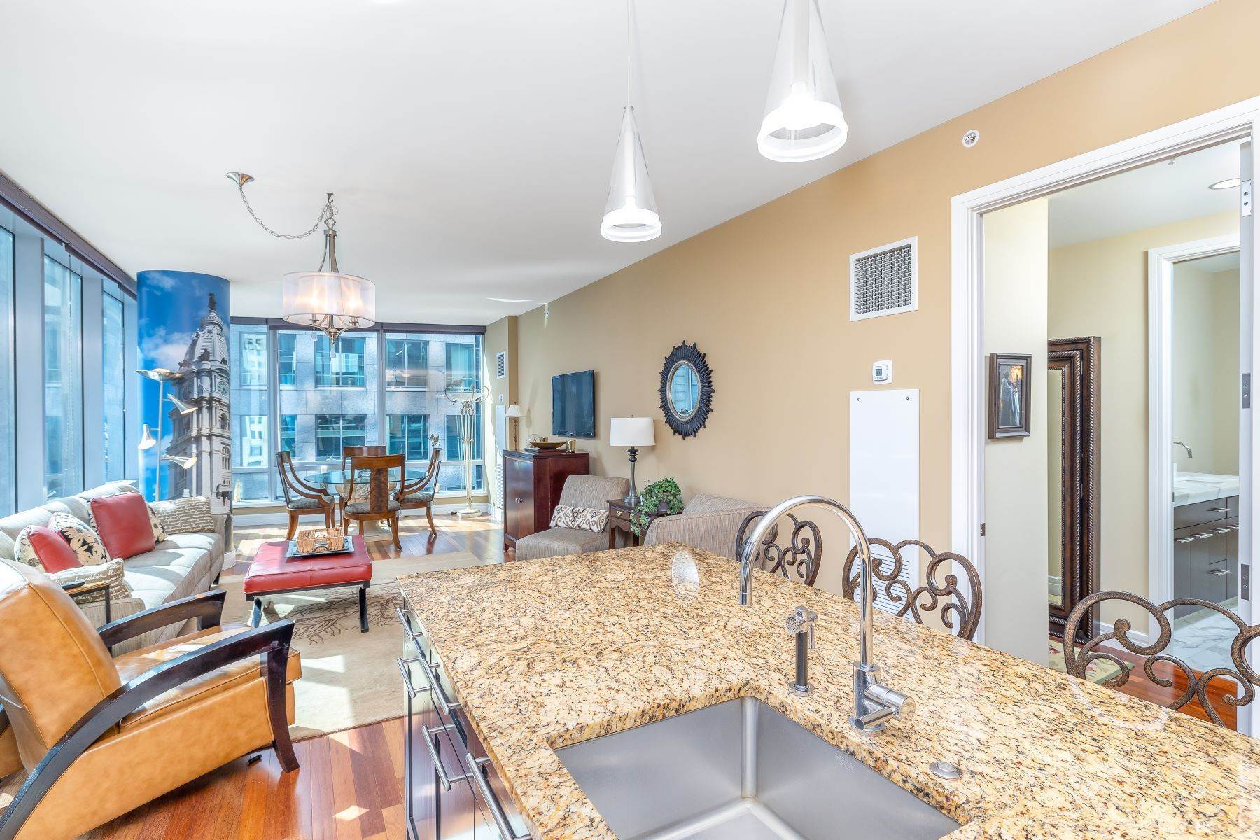 9. Condominiums for Sale at 1414 South Penn Square, Philadelphia, PA 19102 1414 South Penn Square, 18H Philadelphia, Pennsylvania 19102 United States