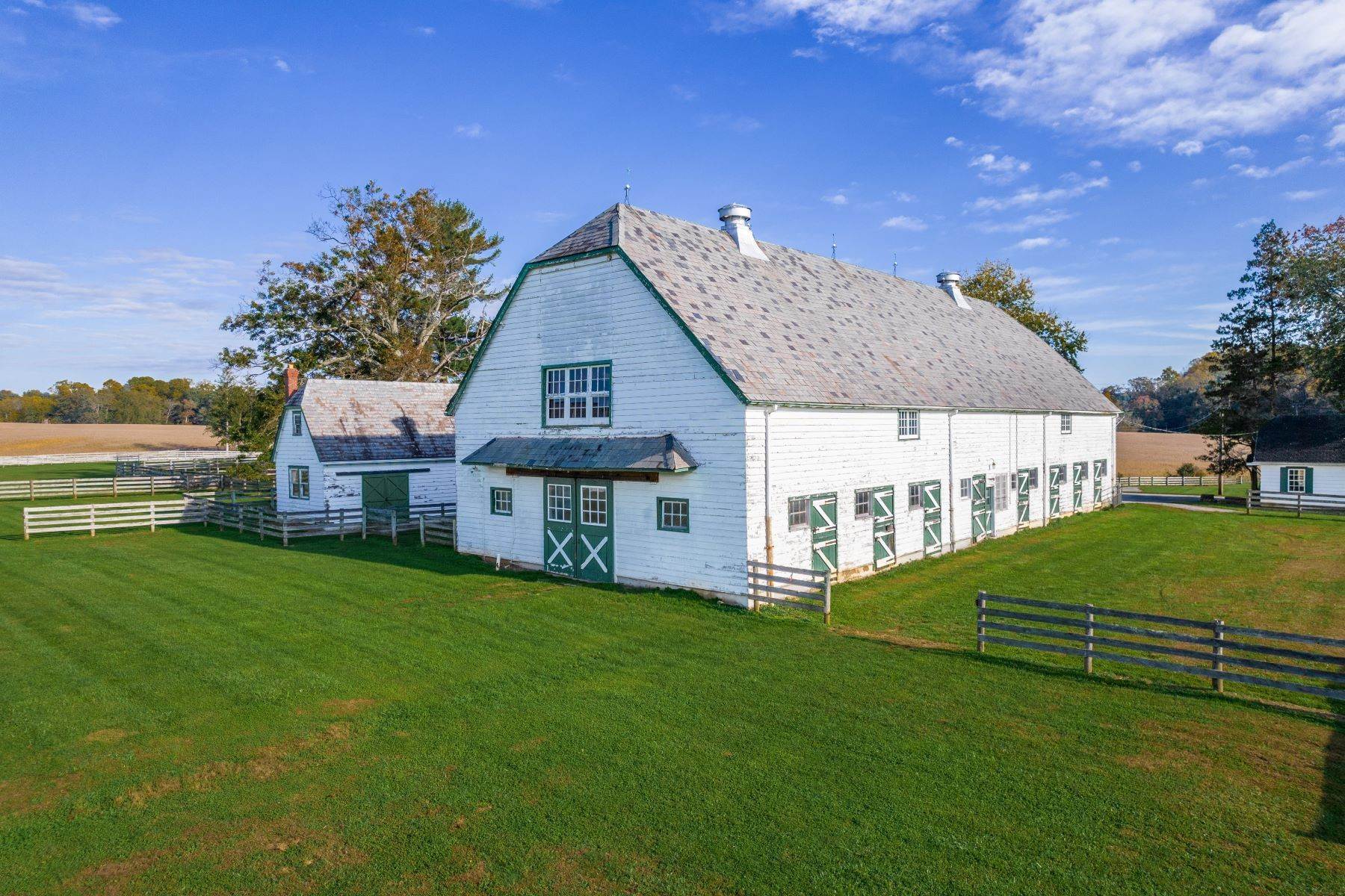 16. Farm and Ranch Properties for Sale at Crebilly Farm 501 West Street Road West Chester, Pennsylvania 19382 United States