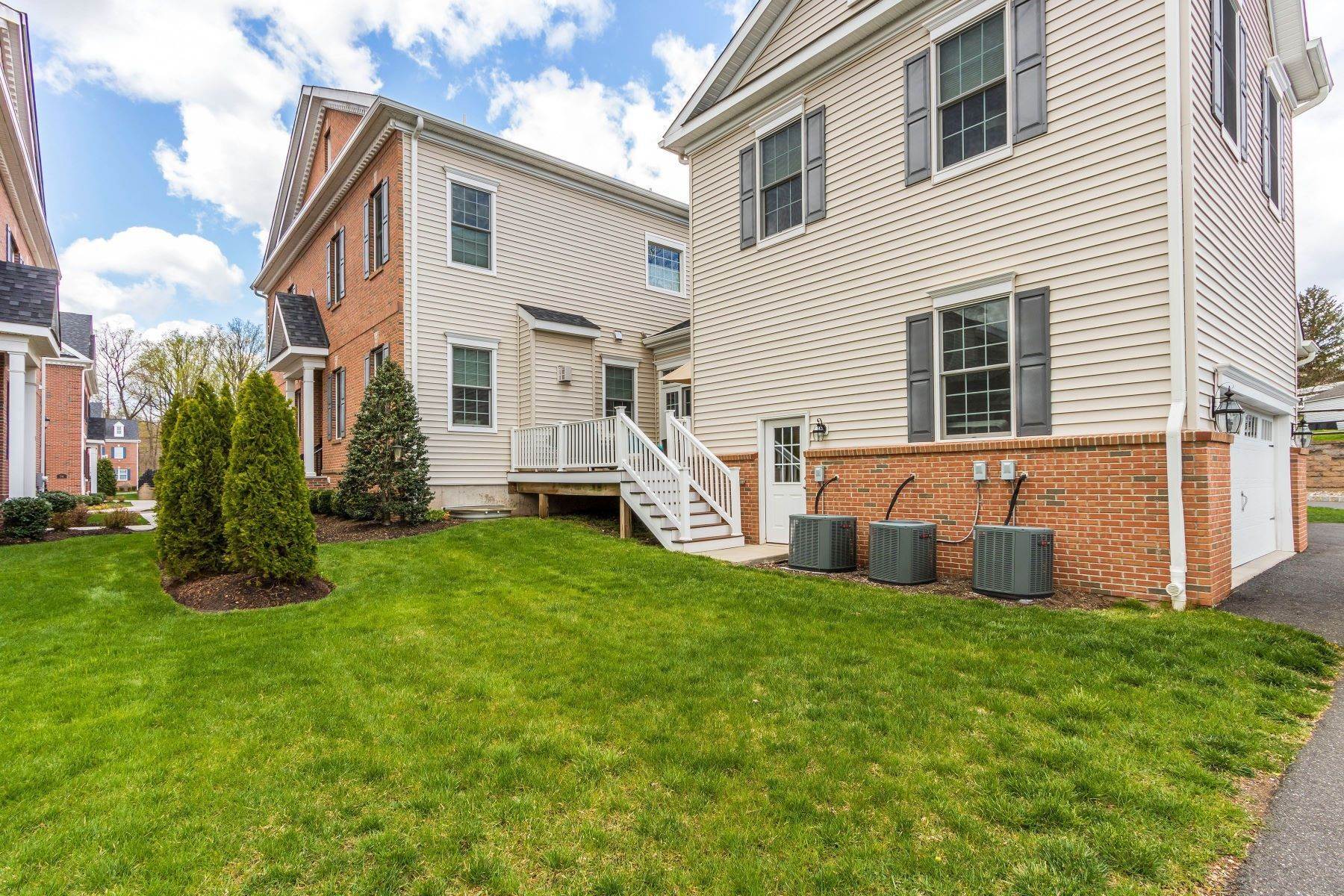 43. Townhouse for Sale at 73 Creekview Lane, Yardley, PA 19067 73 Creekview Lane Yardley, Pennsylvania 19067 United States