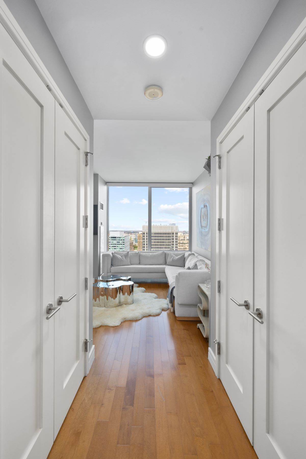 18. Condominiums for Sale at 1414 South Penn Square #25CDE, Philadelphia, PA 19102 1414 South Penn Square, #25CDE Philadelphia, Pennsylvania 19102 United States