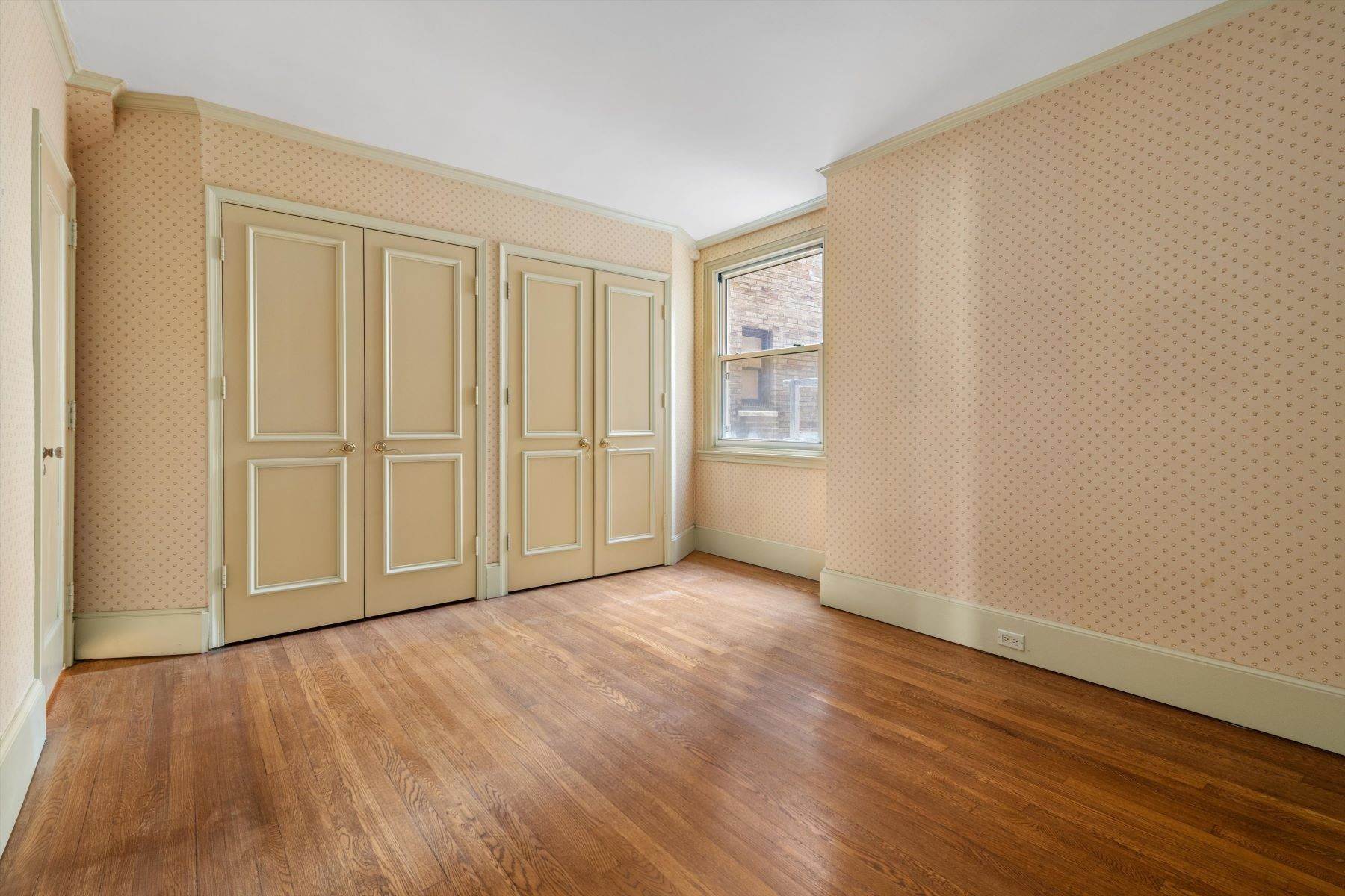 18. Apartments for Sale at 1901 Walnut Street, Philadelphia, PA 19103 1901 Walnut Street, Unit 2A Philadelphia, Pennsylvania 19103 United States