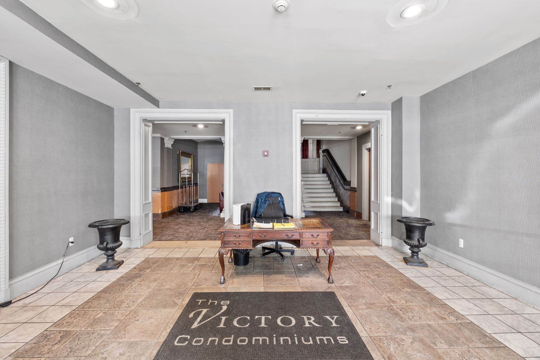 6. Condominiums for Sale at 1001-13 Chestnut Street, Philadelphia, PA 19107 1001-13 Chestnut Street, #603E Philadelphia, Pennsylvania 19107 United States